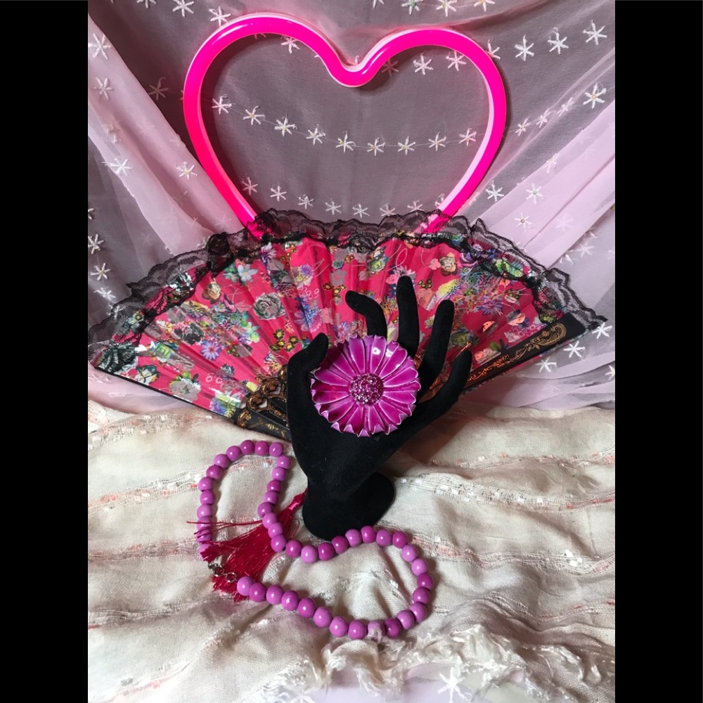 💓💞PINK SALE💕💓Necklace & 60’s brooch💗💞